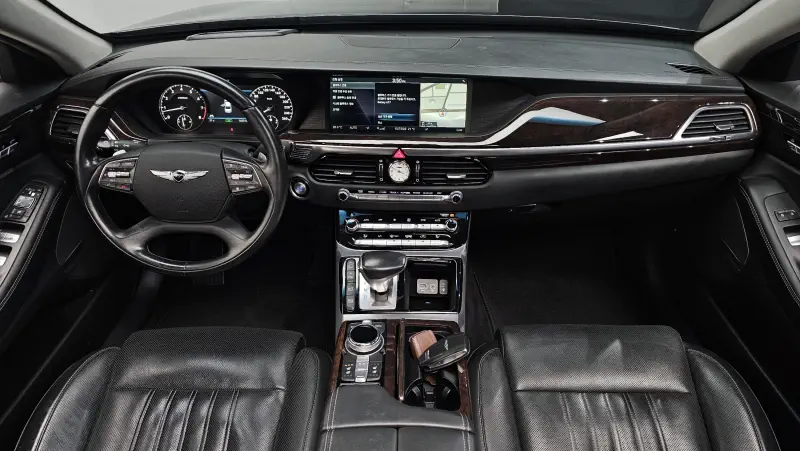 Genesis EQ900