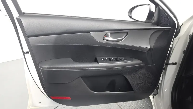 Купить Kia K3 Gyeonggi из Кореи