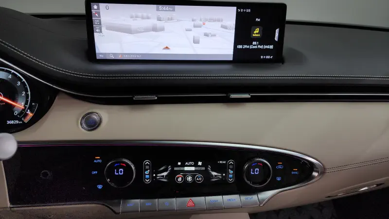 Genesis GV70
