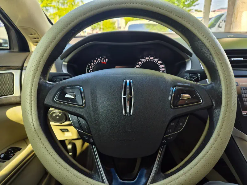 Lincoln Mkz
