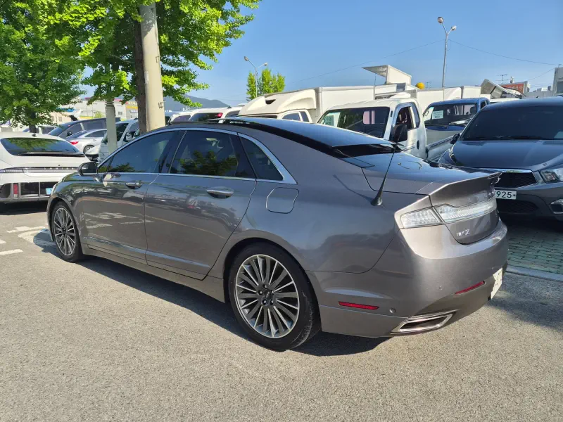 Lincoln Mkz