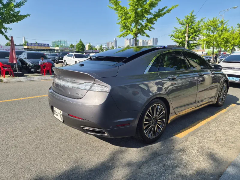 Lincoln Mkz