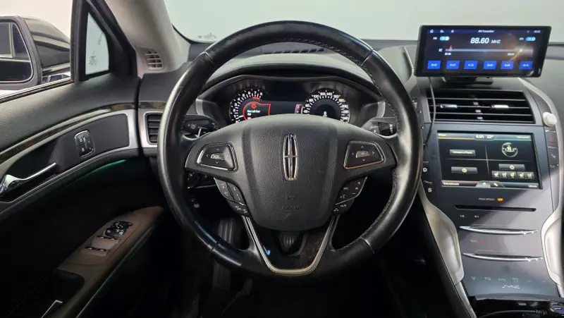 Lincoln Mkz
