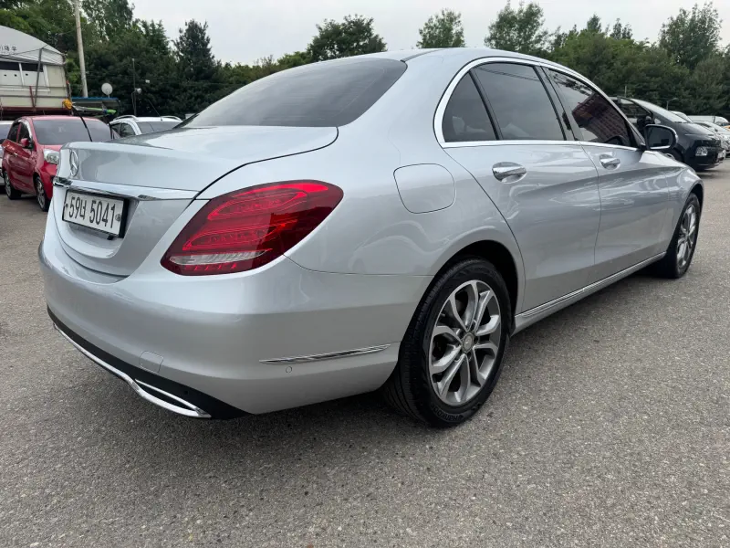 Mercedes-Benz C-Class