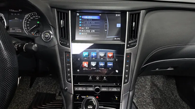 Infiniti Q50