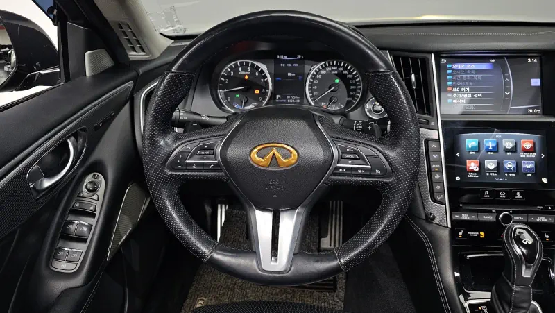 Infiniti Q50