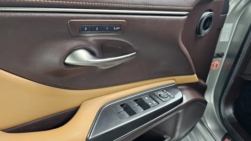 Lexus ES300h