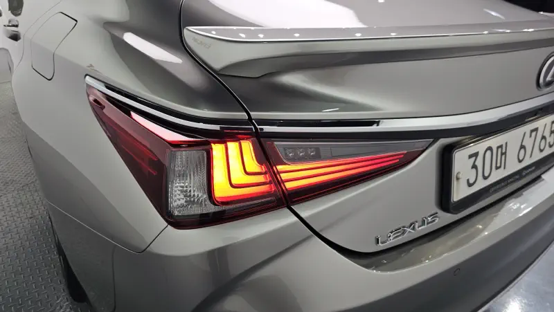 Lexus ES300h