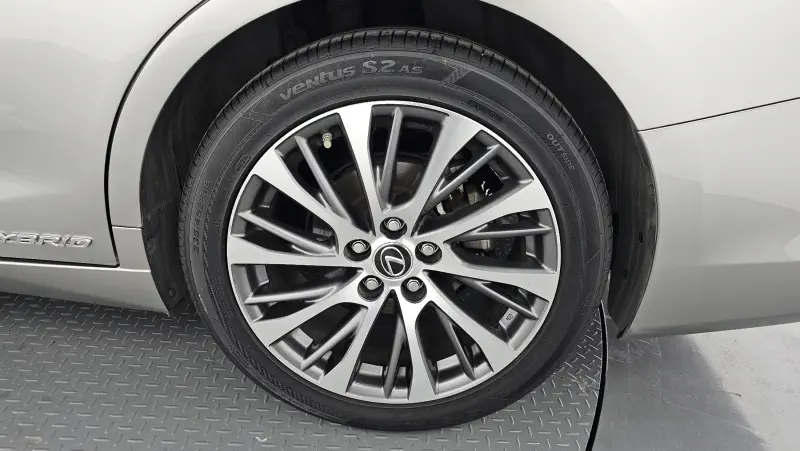 Lexus ES300h