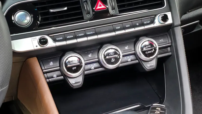 Genesis G70