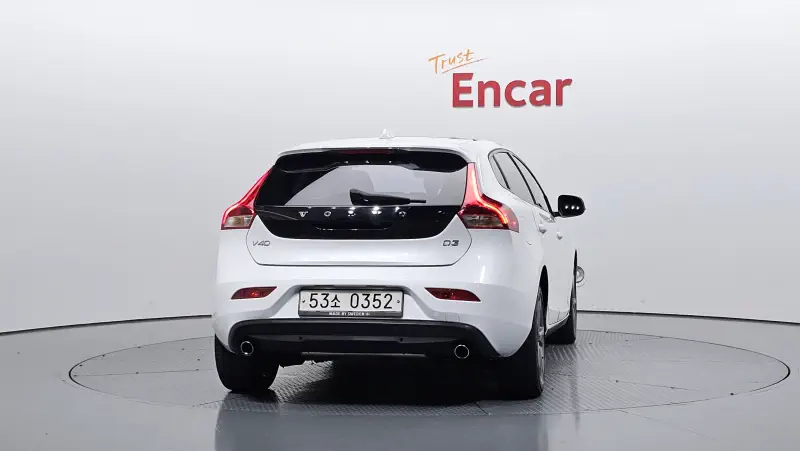 Volvo V40