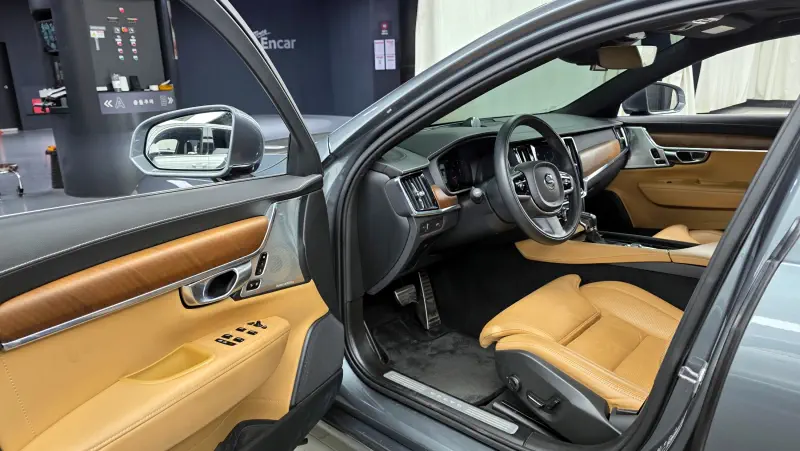 Volvo S90
