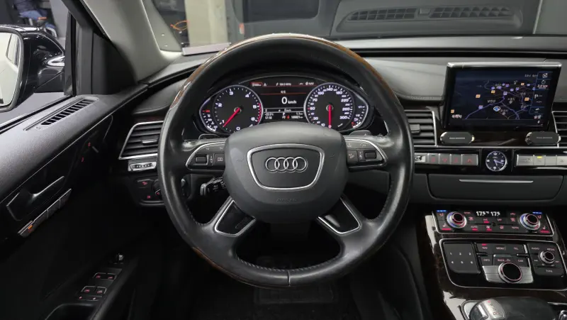 Audi A8
