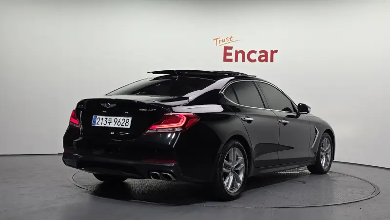 Genesis G70