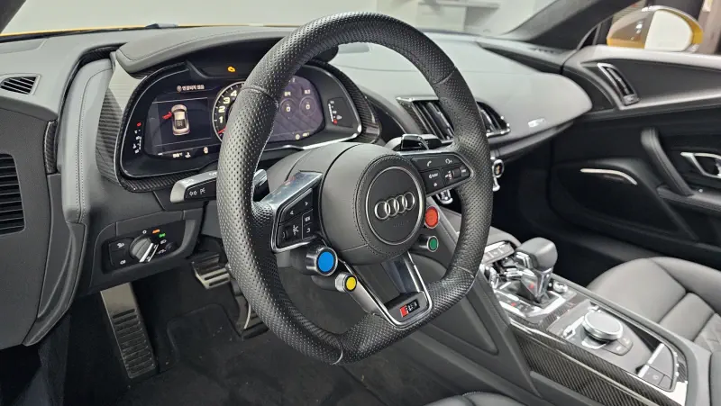 Audi R8