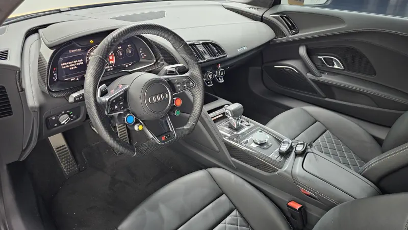 Audi R8