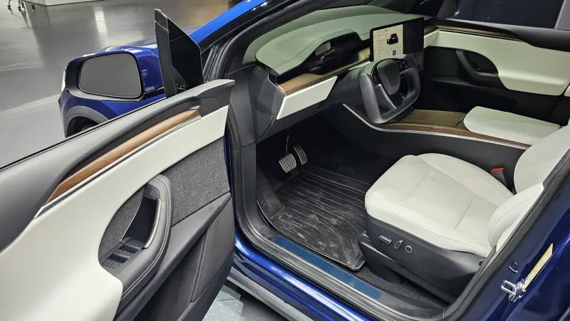 Tesla MODEL X