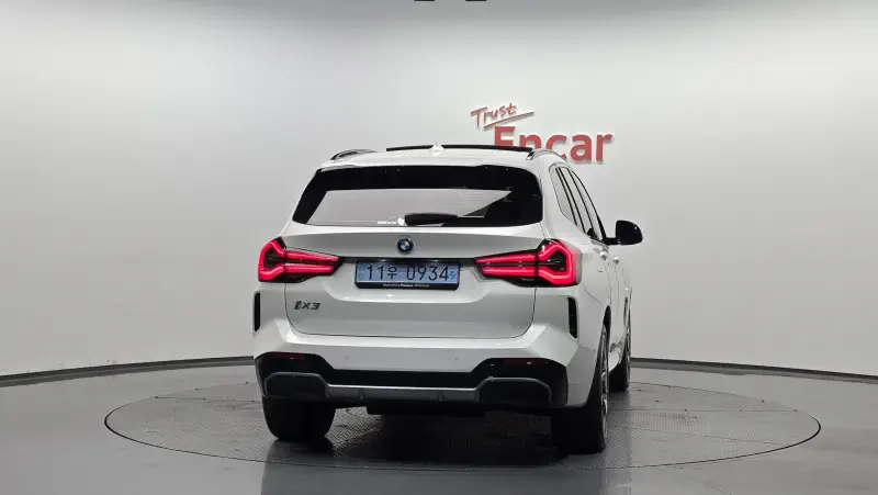BMW iX3