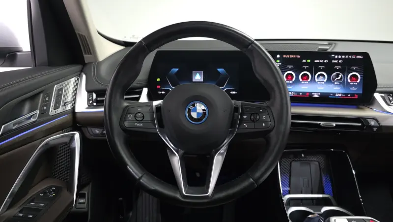 BMW iX1