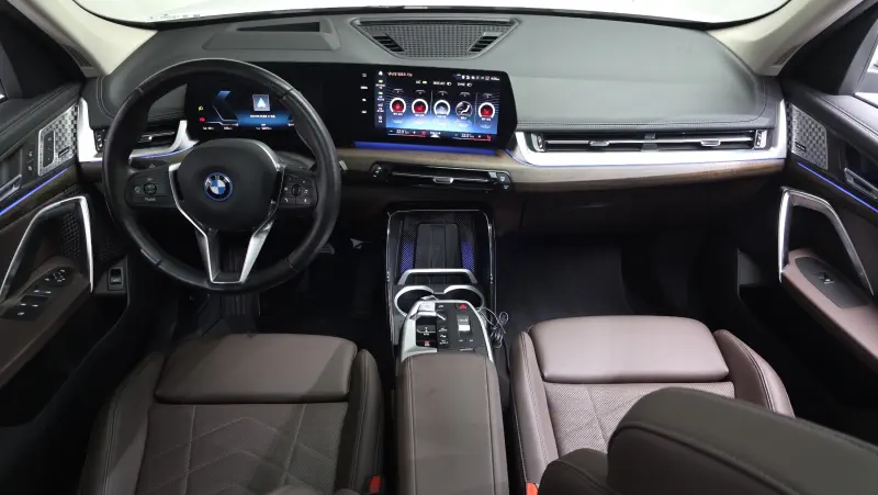 BMW iX1