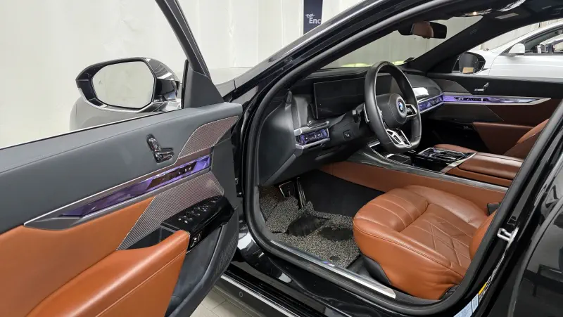 BMW i7