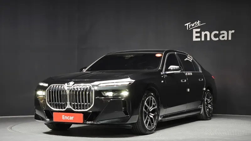 BMW i7
