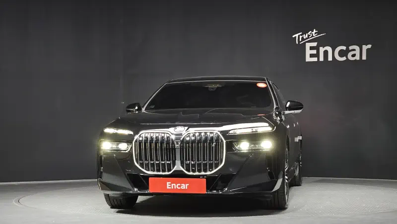 BMW i7