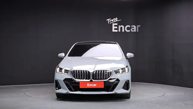 BMW i5