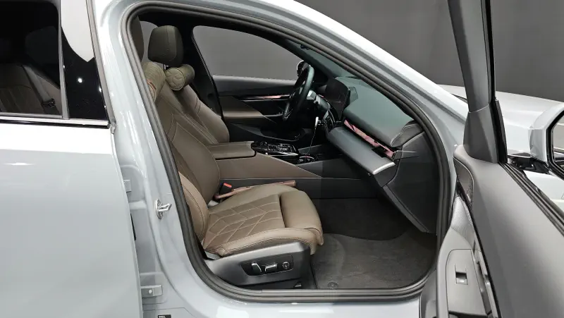 BMW i5