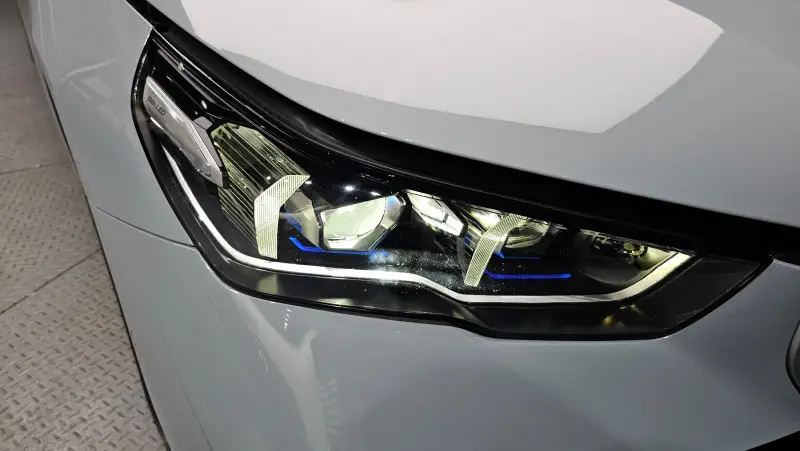 BMW i5