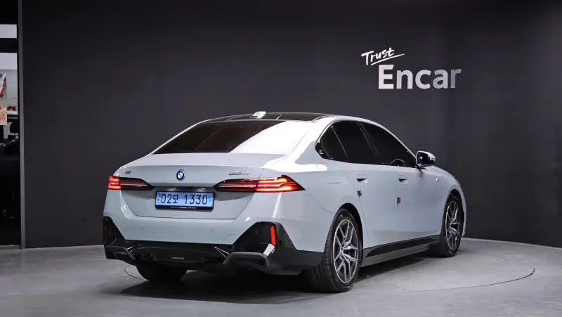 BMW i5