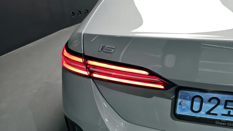 BMW i5
