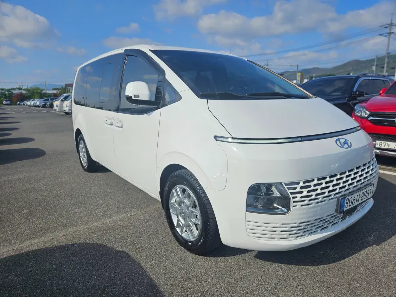 Hyundai Staria