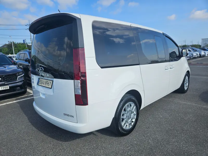Hyundai Staria
