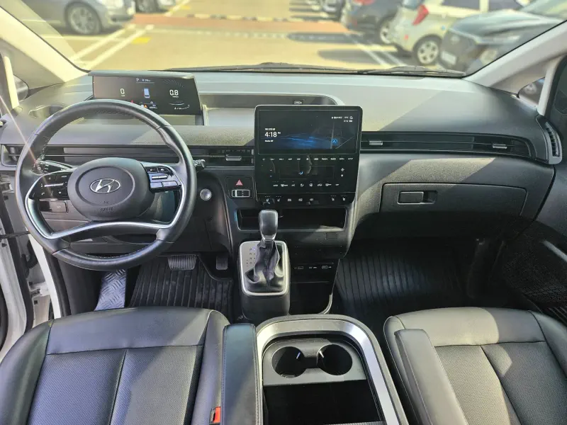 Hyundai Staria