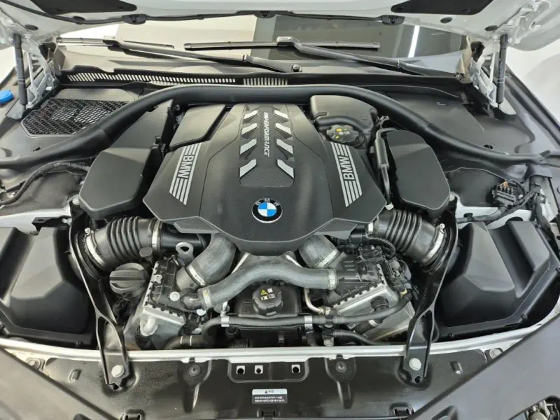 BMW 8-Series