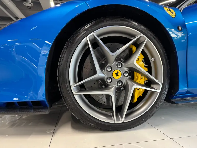 Ferrari F8
