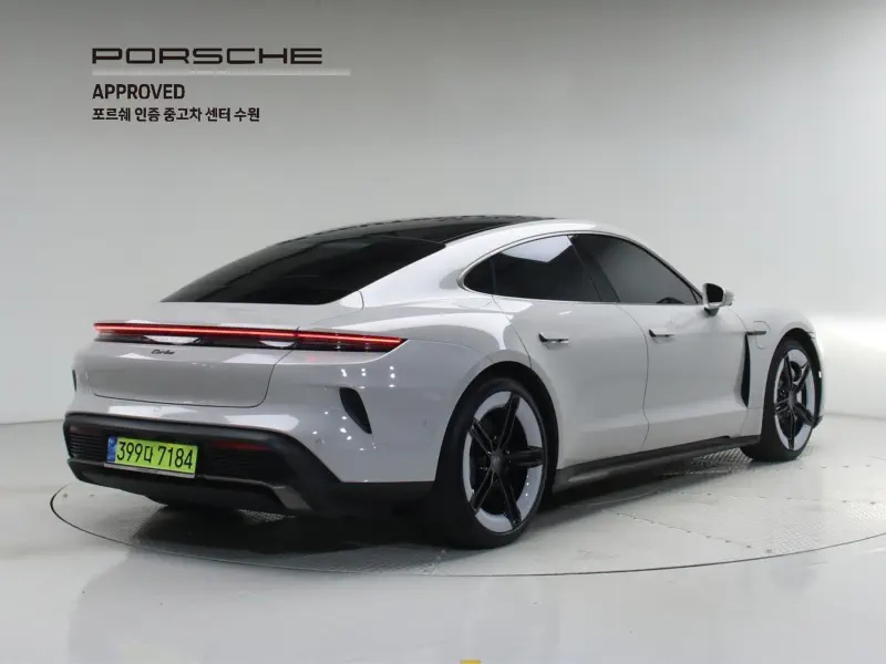 Porsche Taycan