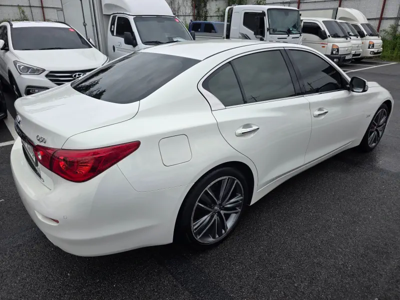 Infiniti Q50