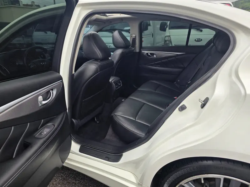 Infiniti Q50
