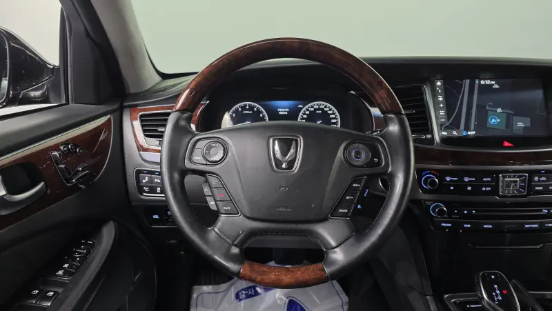 Hyundai Equus