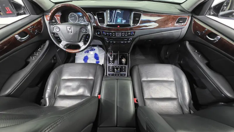 Hyundai Equus