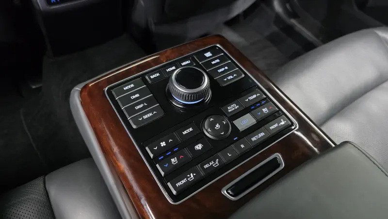 Hyundai Equus
