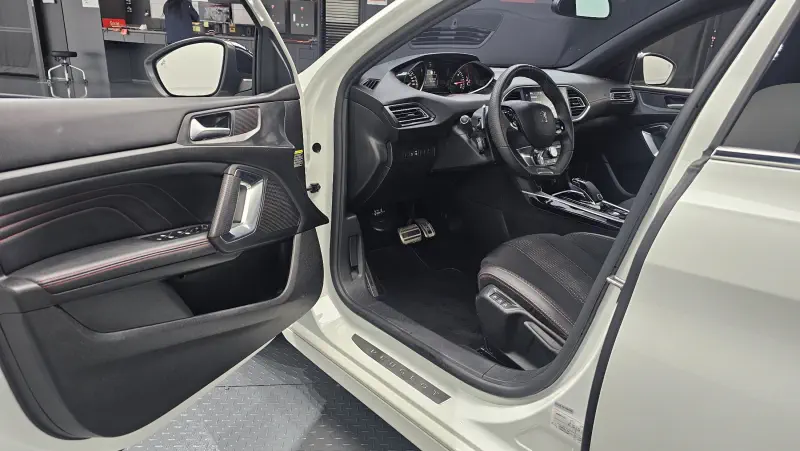 Peugeot 308
