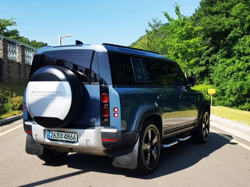 Land Rover Defender
