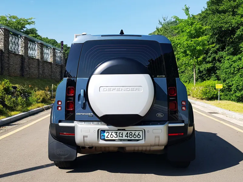 Land Rover Defender