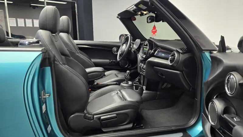 MINI Cabrio