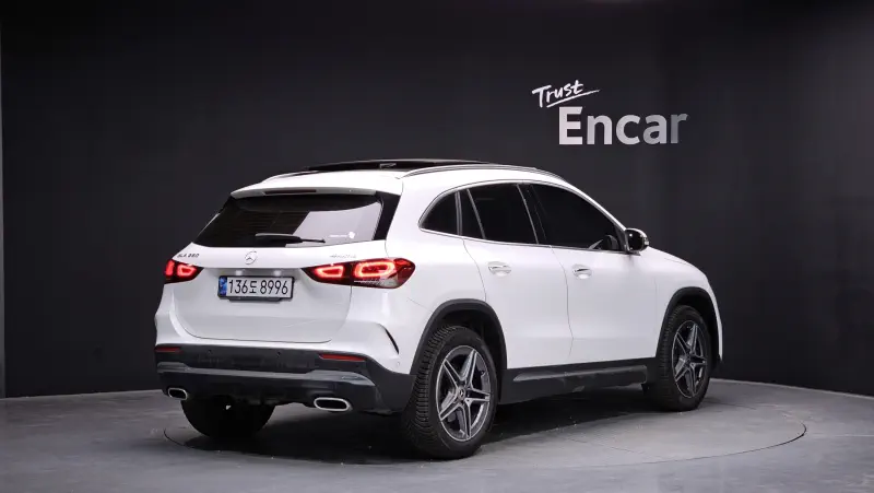 Mercedes-Benz GLA-Class