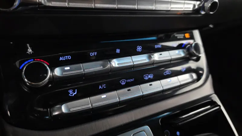 Genesis EQ900