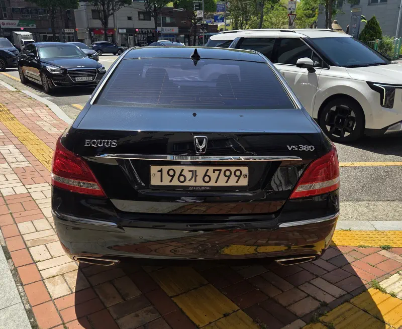 Hyundai Equus